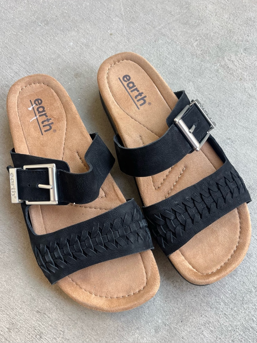 Earth Etemani black sandals size 9